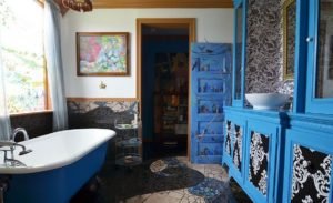 21 Beautiful Eclectic Bathroom Decor Ideas