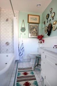 eclectic-white-bathroom
