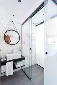 small-modern-bathroom-decor