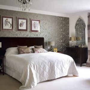 Beautiful Wallpapers for a Spring Bedroom