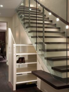 contemporary-wooden-straight-staircase