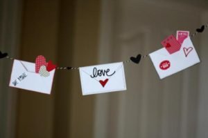 diy-love-letter-valentines-day-decor