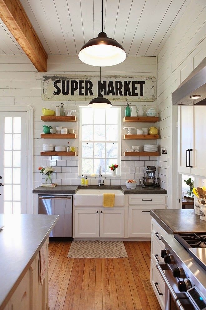 farmhouse-kitchen-style-with-open-shelves