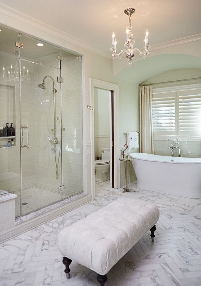 traditional-bathroom-with-neutral-walls