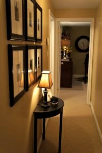 decorate-a-narrow-hallway