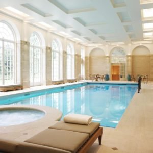 elegant-and-modern-indoor-swimming-pool-design