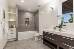 Contemporary Full Bathroom