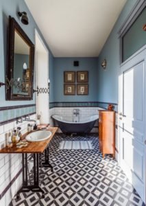 Eclectic-Bathroom-Designs